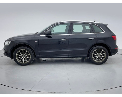 Автомобиль Audi Q5 TFSI