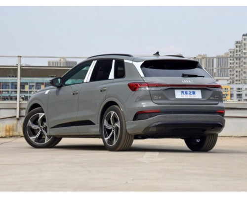 AUDI Q4 40 e-tron RWD Creative Night Edition