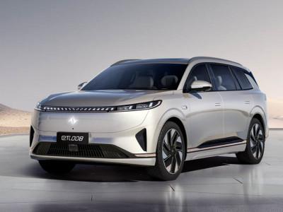 В марте 2025 года Dongfeng презентовал обновленный eπ 008