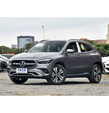 Автомобиль Mersedes GLA